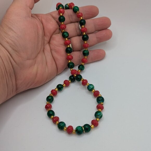 Christmas Faceted Red Green Glass Beads 22” Gold Tone Necklace Chocker Toggle - Picture 2 of 6